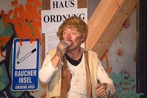 "Es f&auml;hrt kein Zug nach irgendwo" im Bauerntheater N&auml;gelstedt