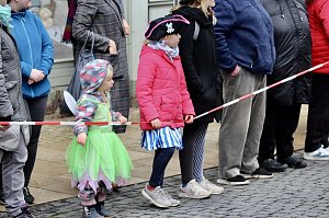 ZUm Karnevalsumzug zog es viele Jecken in die Stadt Bad Langensalza