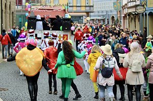 ZUm Karnevalsumzug zog es viele Jecken in die Stadt Bad Langensalza