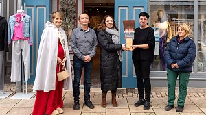 Die Boutique Splash in der Marktstra&szlig;e landete auf dem dritten Platz nd erhielt eine Bronzeschaufel