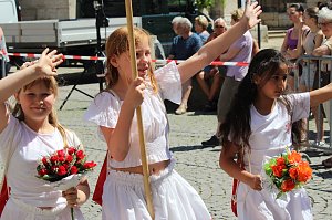 Fr&ouml;hliche Stimmung beim 210 Brunnenfest in Bad Langensalza