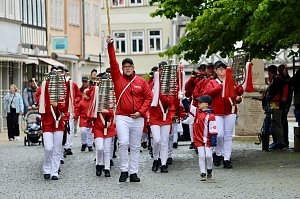 Fest mit Bieranstich, Spielmannszug und Sch&uuml;tzenverein