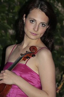 Neue Geigerin (Foto: Agentur)