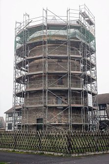 Die einger&uuml;stete Windm&uuml;hle in Schlotheim (Foto: Pressestelle UHK)
