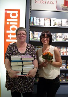 In der Hitze zugeschlagen: B&auml;rbel Jakobi hat bei Weltbild B&uuml;cher abger&auml;umt.  (Foto: Weltbild)