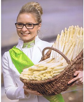 Lisa Degenhardt ist die Th&uuml;ringer Spargelk&ouml;nigin.  (Foto: Foto: privat)