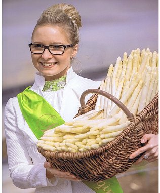 Bild: Lisa Degenhardt ist die Th&uuml;ringer Spargelk&ouml;nigin. 