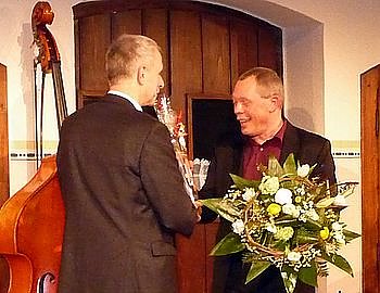 Blumen zur Premiere (Foto: nnz)