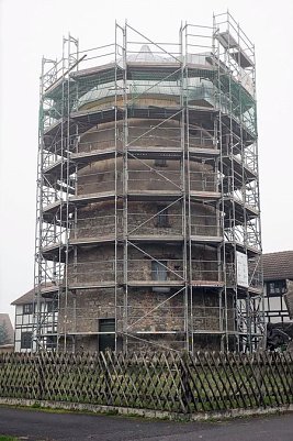 Die einger&uuml;stete Windm&uuml;hle in Schlotheim (Foto: Pressestelle UHK)