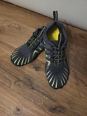 Barfu&szlig;schuhe  (Foto: )