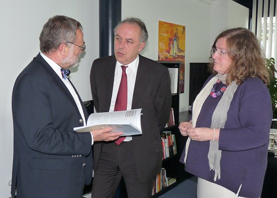 &Uuml;bergabe Klimakonzept (Foto: Karl-Heinz Herrmann)