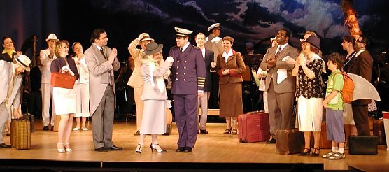 Bühnenball 2009 (Foto: Theater Nordhausen) Bühnenball 2009 (Foto: Theater Nordhausen)