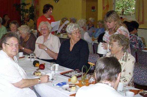 Herbstfest bei den Senioren vom WB 4 (Foto: Thomas Leipold) Herbstfest bei den Senioren vom WB 4 (Foto: Thomas Leipold)