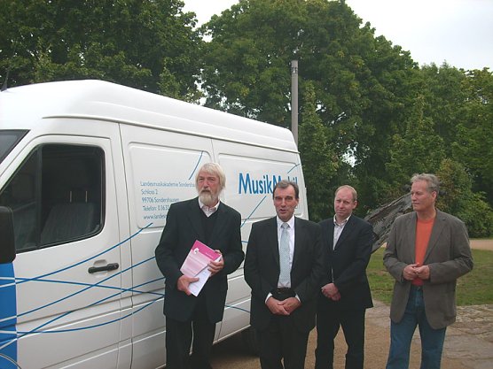 MusikMobil Übergabe (Foto: Karl-Heinz Herrmann) MusikMobil Übergabe (Foto: Karl-Heinz Herrmann)