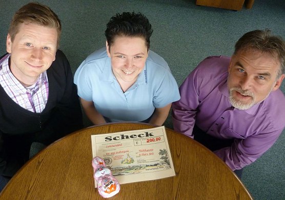 Spendenscheck &uuml;bergeben (Foto: privat)