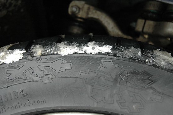 Winterreifen nicht zu fr&uuml;h wechseln (Foto: T&Uuml;V Th&uuml;ringen)