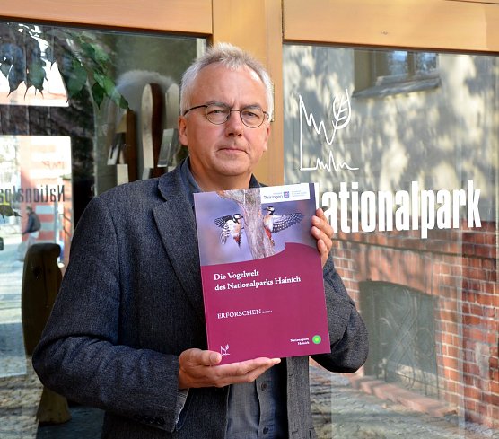 Nationalparkleiter dankte allen, die an der Entstehung dieses Bandes mitgewirkt haben. (Foto: Nationalparkverwaltung)