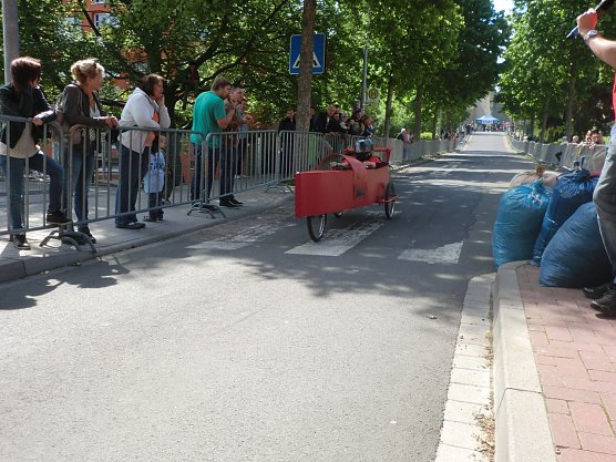 Mit viel Geschick und Fantasie wurden im Vorjahr die Renner gebaut und um die schnellste Zeit gewetteifert.  (Foto: Foto: Boje)