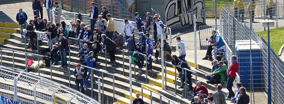 Die ersten Wacker-Fans sind im Stadion (Foto: nnz)