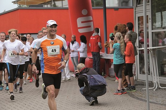 "Hand in Hand" ist das Motto des Hufeland-Laufes gegen den Krebs. (Foto: Foto: Klinikum)