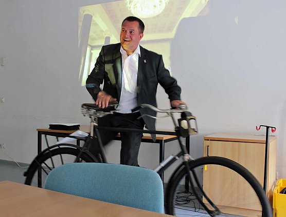 Am Dienstag Baustart für Radweg (Foto: Karl-Heinz Herrmann) Am Dienstag Baustart für Radweg (Foto: Karl-Heinz Herrmann)