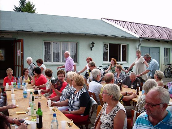 Bei Gesang, Tanz und leckeren Sachen vom Grill vergingen die Stunden wie im Flug. (Foto: Foto: privat)