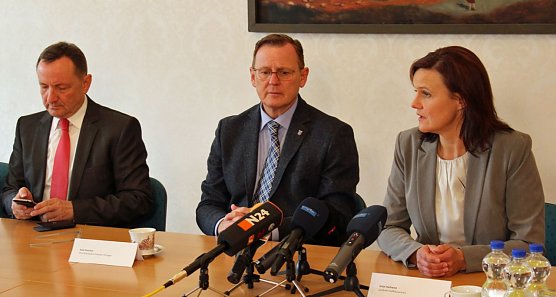 Verurteilung des Brandanschlages und weitere Maßnahmen (Foto: Karl-Heinz Herrmann) Verurteilung des Brandanschlages und weitere Maßnahmen (Foto: Karl-Heinz Herrmann)