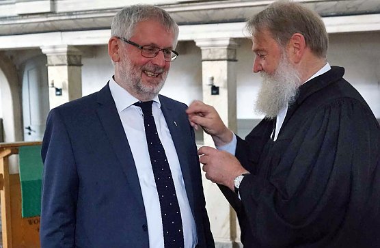 Langjähriger Diakonievorstand geht in den Ruhestand (Foto: Privat) Langjähriger Diakonievorstand geht in den Ruhestand (Foto: Privat)