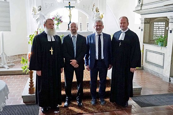 Langjähriger Diakonievorstand geht in den Ruhestand (Foto: Privat) Langjähriger Diakonievorstand geht in den Ruhestand (Foto: Privat)