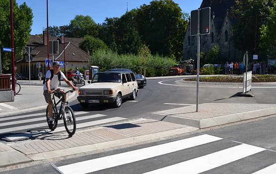 Kreisverkehr freigegeben (Foto: Stadtverwaltung Mühlhausen) Kreisverkehr freigegeben (Foto: Stadtverwaltung Mühlhausen)