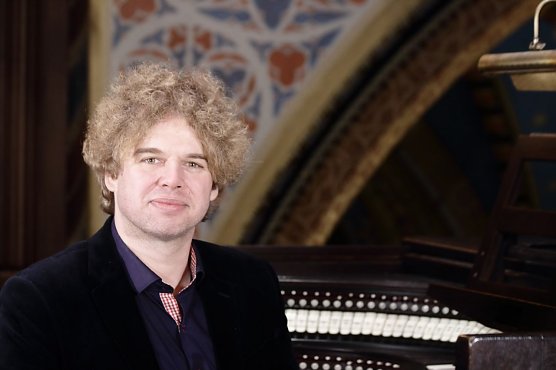 Am Freitagabend erklingt die gro&szlig;e Sauer-Orgel in M&uuml;hlhausens Marienkirche, an der Stadtorganist Denny Ph. Wilke Platz nehmen wird (Foto: Pressestelle Stadt M&uuml;hlhausen)