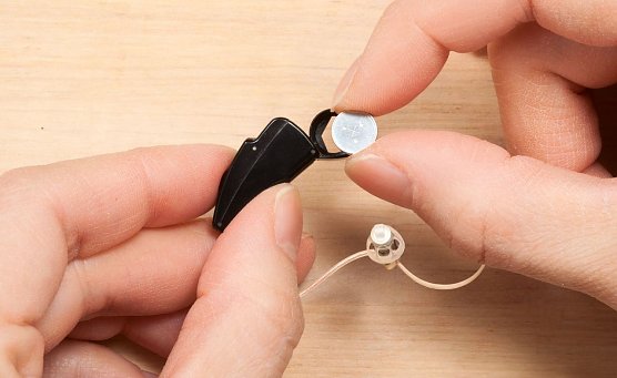 Etwas fummelig ist der Wechsel schon (Foto: Stiftung Warentest)