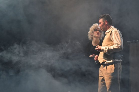 Die 39 Stufen in der 3K-Theaterwerkstatt (Foto: 3K- Kunst, Kultur, Kommunikation e. V.)