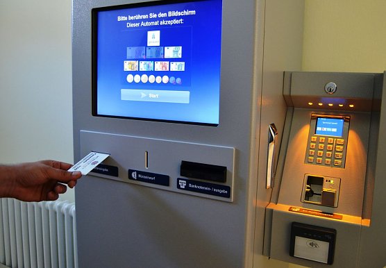 Neuer Kassenautomat in der Brotlaube (Foto: Stadtverwaltung M&uuml;hlhausen)