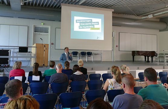 Vortrag (Foto: Regionalmangaement Nordth&uuml;ringen)