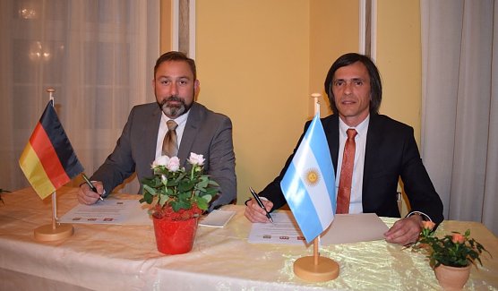 Freundschaftsvertrag (Foto: Stadtverwaltung Bad Langensalza)