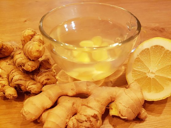 Mit Ingwer gegen die Erk&auml;ltungszeit (Foto: Helene Kempe)