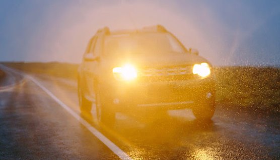 Abblendlicht bringt Sicherheit (Foto: Automobilclub von Deutschland e.V.) Abblendlicht bringt Sicherheit (Foto: Automobilclub von Deutschland e.V.)