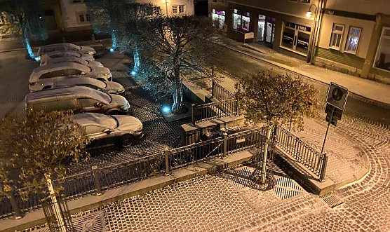 Doch noch eine wei&szlig;e Weihnacht. Sp&auml;ter Schneefall verzuckerte Th&uuml;ringer St&auml;dte (Foto: oas)