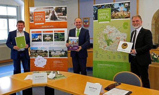Beitritt Stadt Gotha in Welterberegion Wartburg Hainich � v.l.n.r. Martin Fromm � Knut Kreuch � Harald Zanker (Foto: Landratsamt UHK)