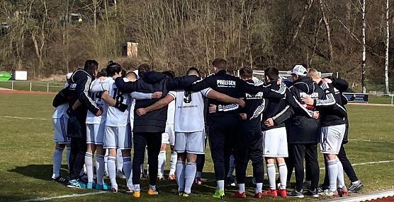 Eine verschworene Einheit vor dem Spiel: Das Preu&szlig;en-Team (Foto: B.Harbauer)