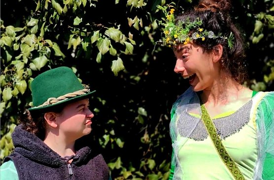 Der Kobold und die Elfe suchen das Glück (Foto: 3K) Der Kobold und die Elfe suchen das Glück (Foto: 3K)