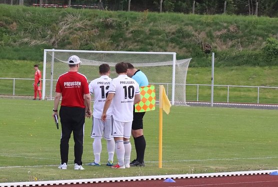 Auch die Einwechslung der Gebr&uuml;der Weis konnte die Partie in Sonneberg nicht mehr drehen (Foto: B.Harbauer)