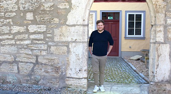 Stefan Schuchardt bringt jungen Schwung in alte Gem&auml;uer (Foto: oas)