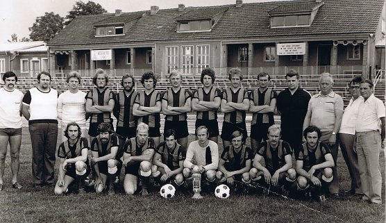 Die Mannschaft der BSG Landbau (Foto: FSV Preu&szlig;en)