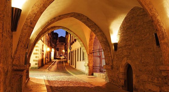 Ratsstrasse mit Torbogen (Foto: Tino Sieland) Ratsstrasse mit Torbogen (Foto: Tino Sieland)