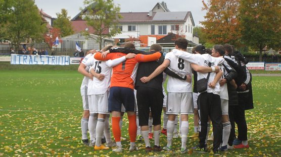 Die Preu&szlig;en als verschworene Gemeinschaft entscheiden das Kreisderby zu ihren Gunsten (Foto: M.Fromm)