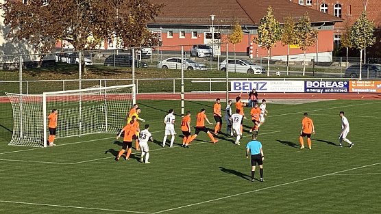 Auch dieser Eckball der Preu&szlig;en brachte nichts ein (Foto: oas)