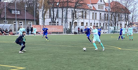 Der eingewechselte Lukas R&ouml;sener auf dem Weg zu seinem ersten Punktspieltor f&uuml;r die Preu&szlig;en (Foto: oas)