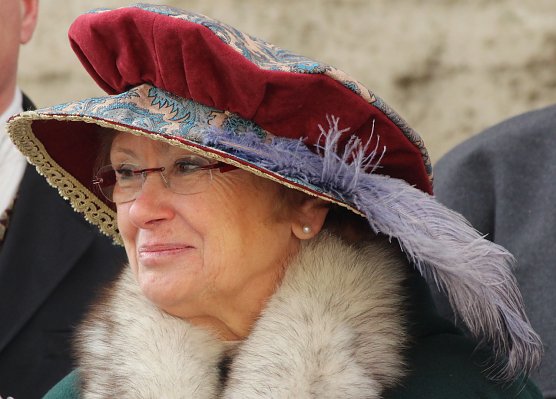 Gästeführerin der Rosenstadt Bad Langensalza am Weltgästeführertag (Foto: Eva Maria Wiegand) Gästeführerin der Rosenstadt Bad Langensalza am Weltgästeführertag (Foto: Eva Maria Wiegand)